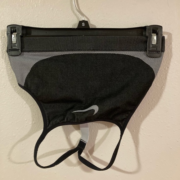 Girl's Nike Gray/Black Seamless Racerback Dri Fit Training Sports Bra Size XL - Picture 1 of 2